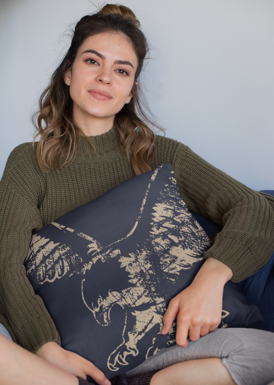 Majestic Eagle Throw Pillow – Rustic Navy Vintage Design